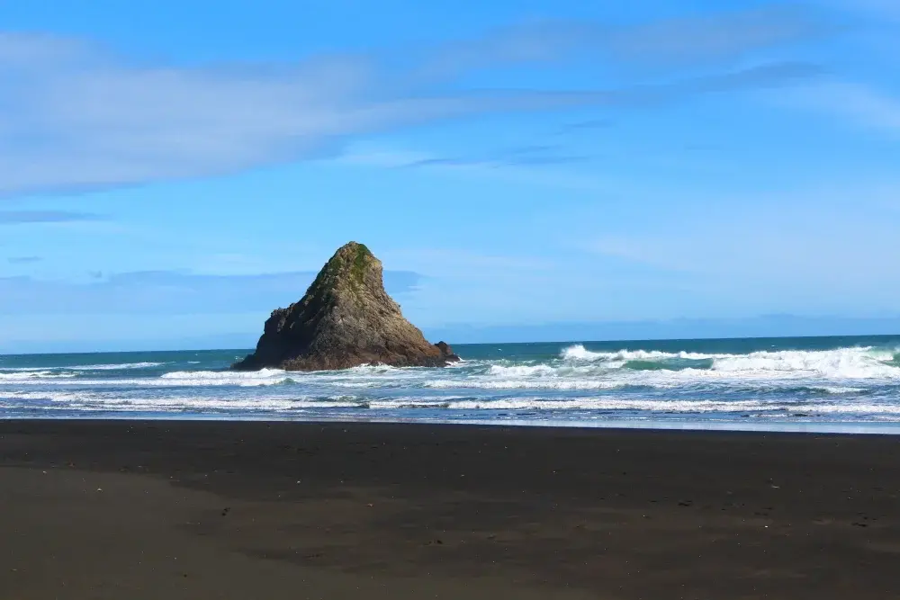 Karekare Beach