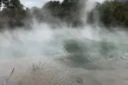 Kuirau Park - Thiên Đường Địa Chất Miễn Phí Với Bể Ngâm Chân Nước Nóng - 3