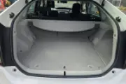 Toyota Prius S – Lựa Chọn Hoàn Hảo Cho Cuộc Sống Tại New Zealand - 1