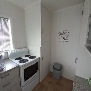 Phòng Ngủ Chính Rộng Rãi – Northcote, Auckland