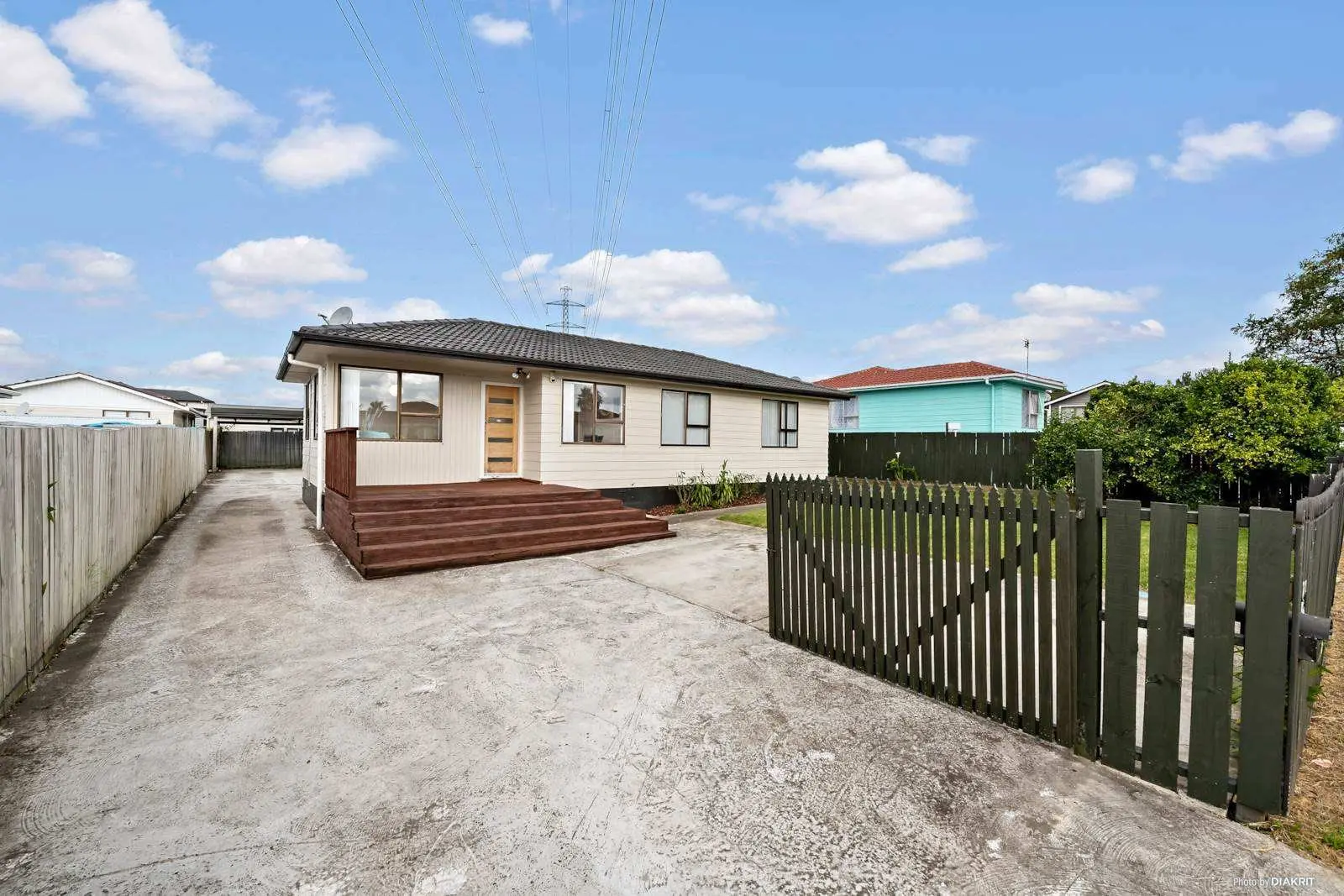 Cho thuê nguyên căn-Ngôi Nhà 3 Phòng Ngủ Tại Clover Park, Flat Bush, Manukau, New Zealand