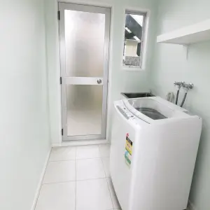 Tầng Trệt Cho Thuê Henderson, Auckland- khu dân cư phát triển sôi động ở phía Tây Auckland