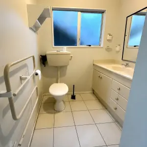 Tầng Trệt Cho Thuê Henderson, Auckland- khu dân cư phát triển sôi động ở phía Tây Auckland