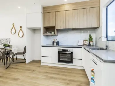 Nhà Brand New Cho Thuê Manurewa, Auckland-  2 phòng ngủ, 1 phòng tắm, 2 phòng vệ sinh